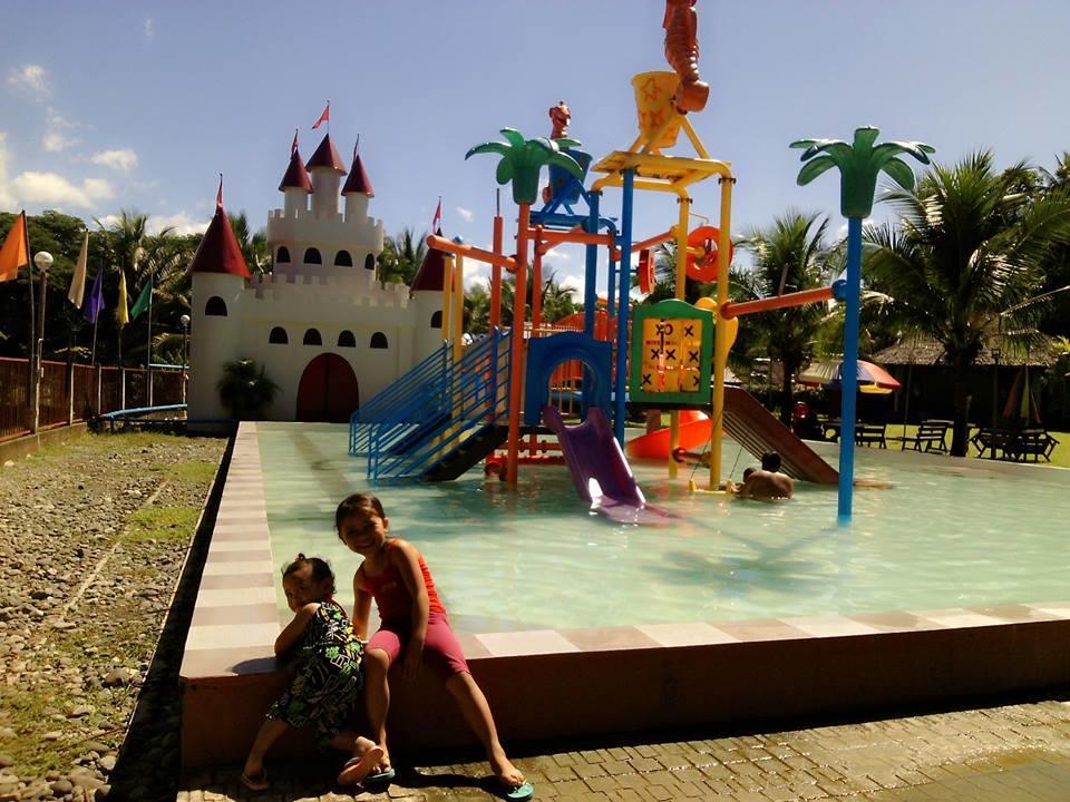 Gazebo Pools And Restaurant 호텔 Cabadbaran 외부 사진