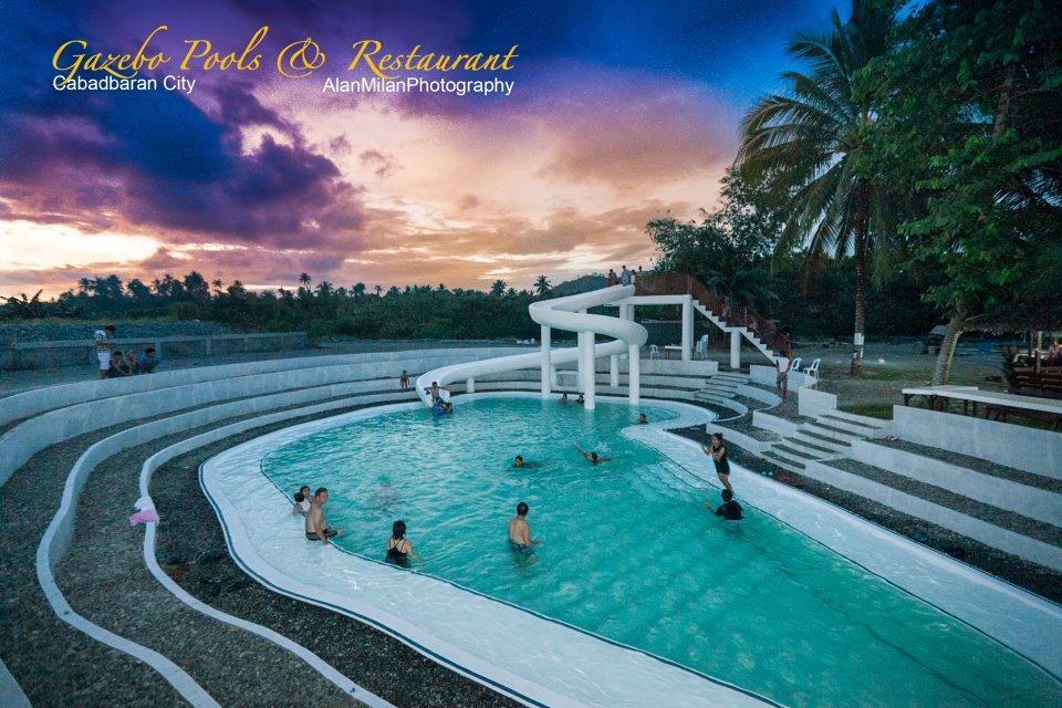 Gazebo Pools And Restaurant 호텔 Cabadbaran 외부 사진