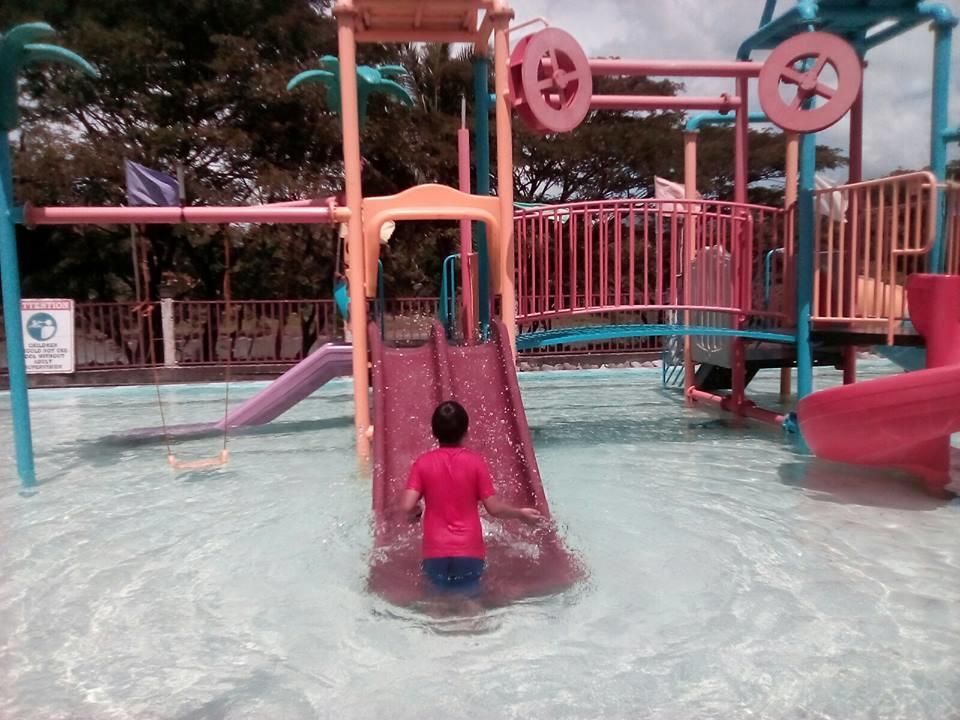 Gazebo Pools And Restaurant 호텔 Cabadbaran 외부 사진