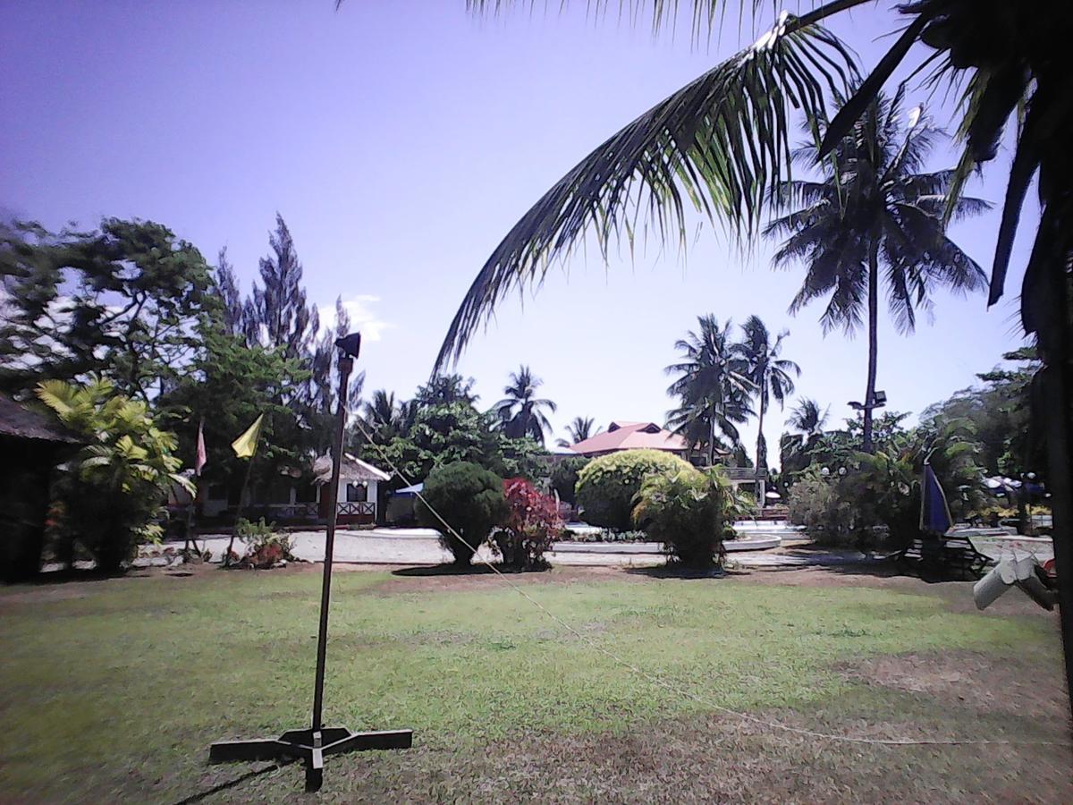 Gazebo Pools And Restaurant 호텔 Cabadbaran 외부 사진